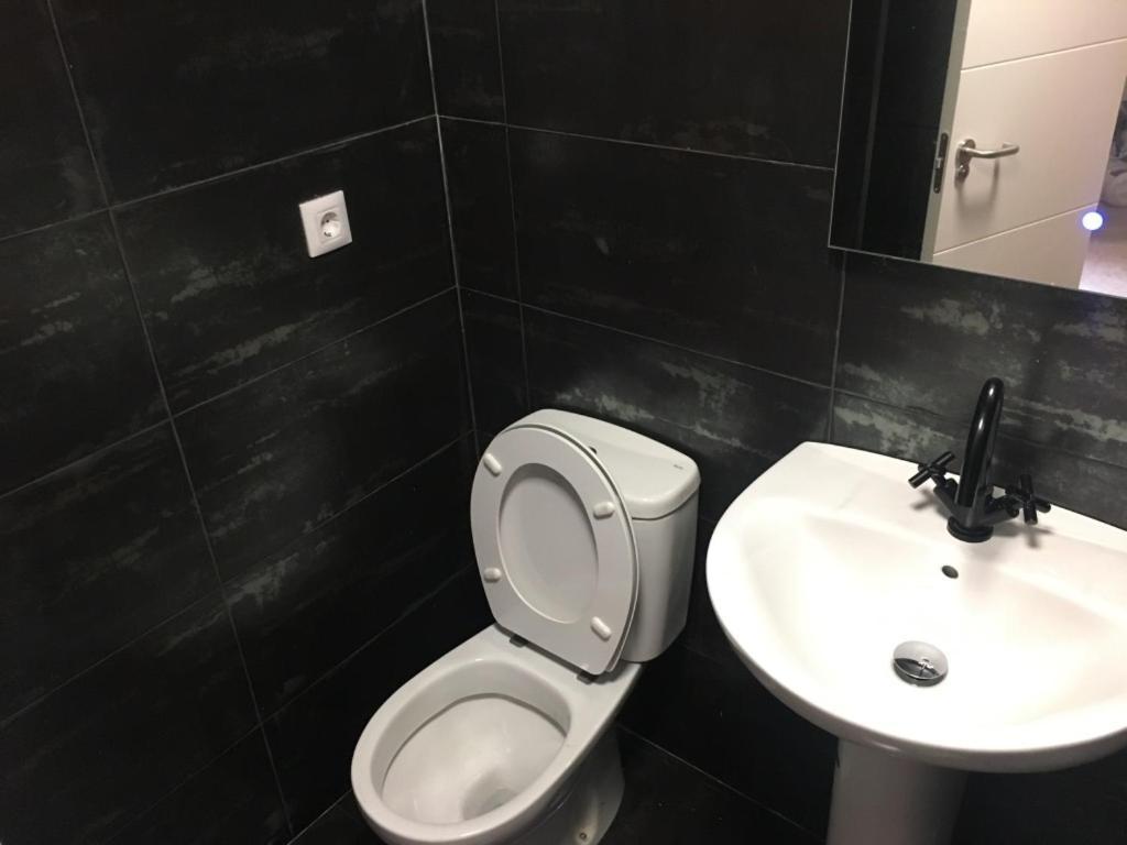 La Línea de la Concepción Small Room Close To Border מראה חיצוני תמונה